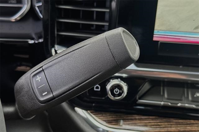 Vehicle image 29 of 32