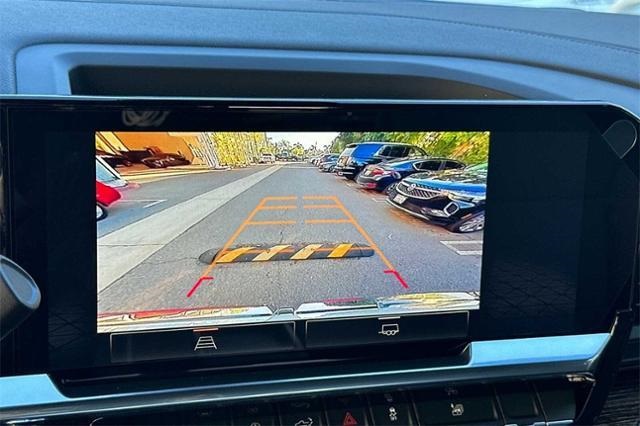 Vehicle image 19 of 31