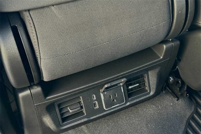 Vehicle image 23 of 31
