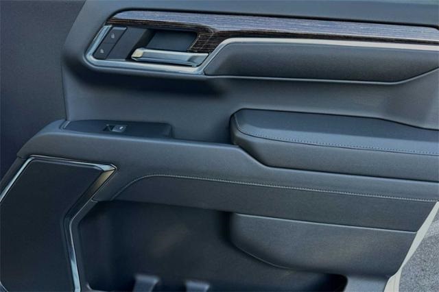 Vehicle image 27 of 31