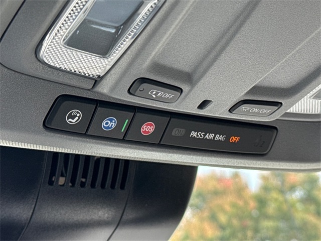 Vehicle image 23 of 30
