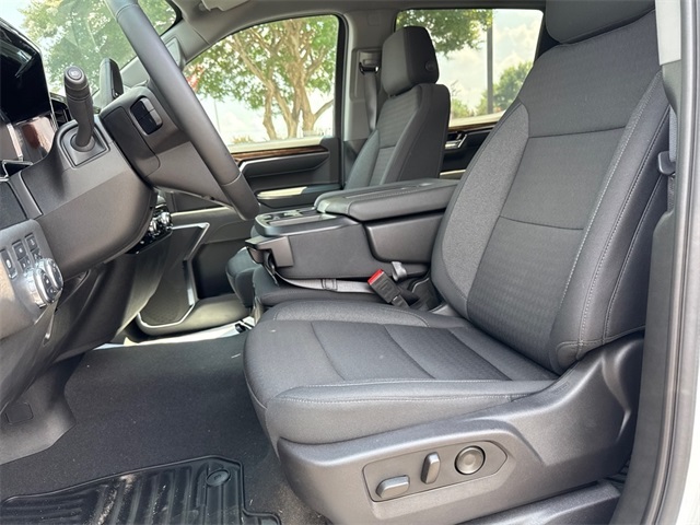 Vehicle image 10 of 30