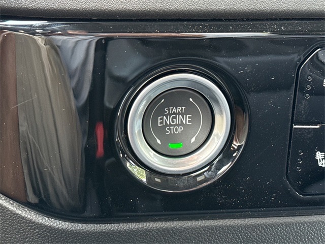 Vehicle image 22 of 30