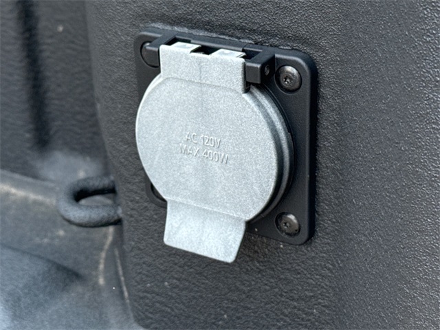 Vehicle image 25 of 30