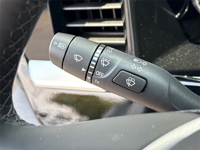 Vehicle image 21 of 30