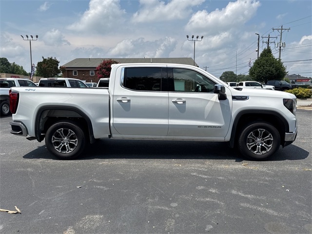 Vehicle image 4 of 30