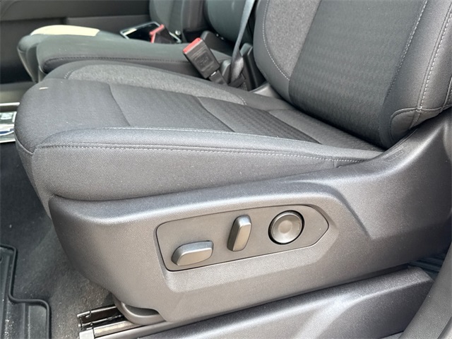 Vehicle image 26 of 30