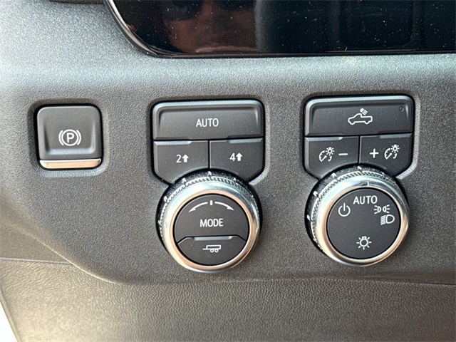 Vehicle image 22 of 30