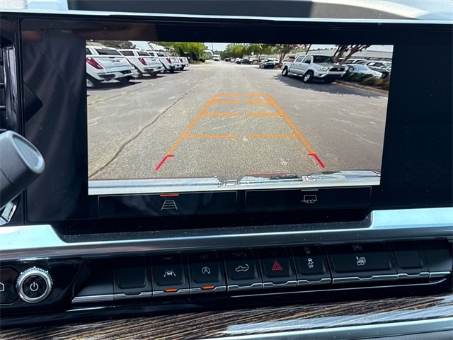 Vehicle image 17 of 30