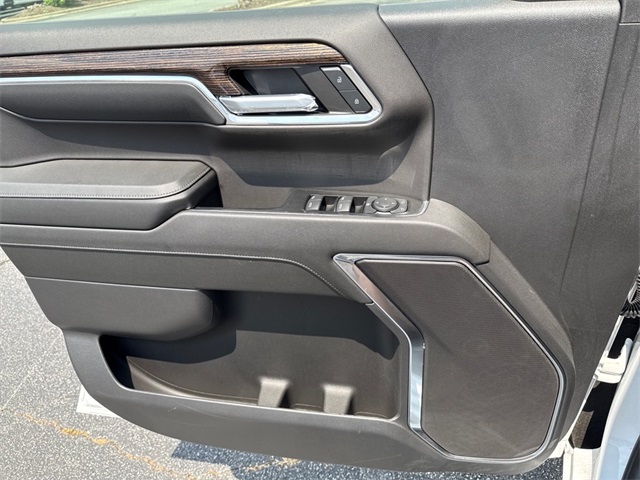 Vehicle image 19 of 30