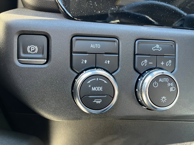 Vehicle image 17 of 20