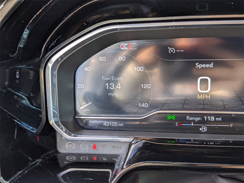 2024 GMC Sierra 1500 SLT Image 21 of 35