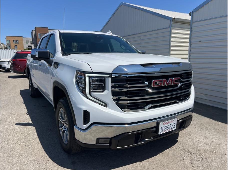 2024 GMC Sierra 1500 SLT Image 3 of 19