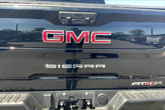 2024 GMC Sierra 2500HD AT4X Image 9 of 33