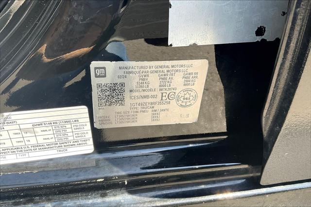 2024 GMC Sierra 2500HD AT4X Image 26 of 33