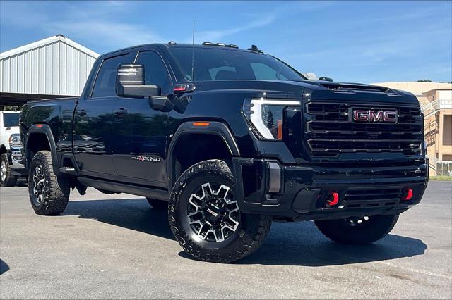 2024 GMC Sierra 2500HD AT4X Image 2 of 33
