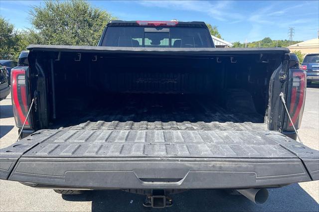 2024 GMC Sierra 2500HD AT4X Image 11 of 33