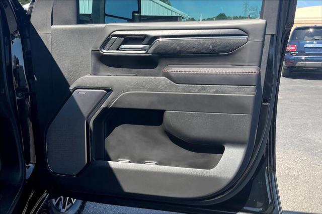 2024 GMC Sierra 2500HD AT4X Image 28 of 33