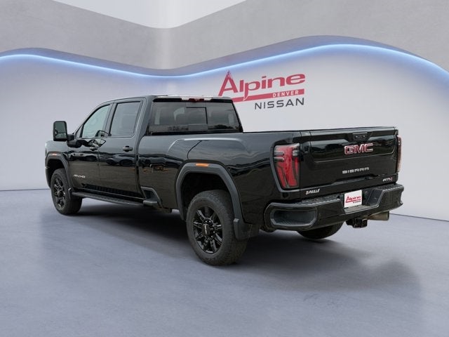 Vehicle image 10 of 31