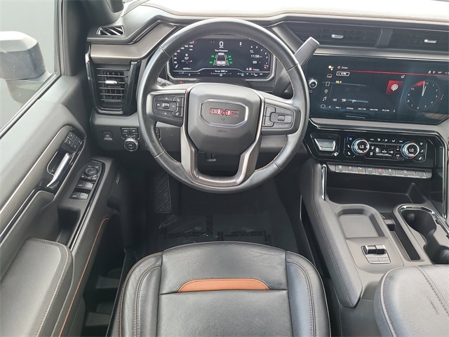 2024 GMC Sierra 2500HD AT4 Image 17 of 32