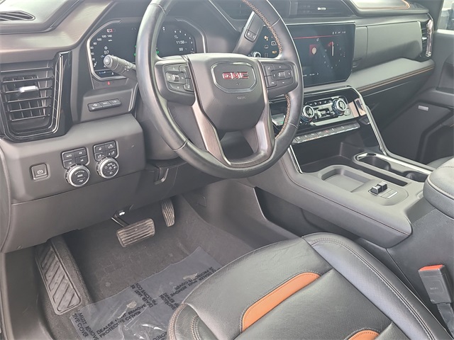 2024 GMC Sierra 2500HD AT4 Image 16 of 32