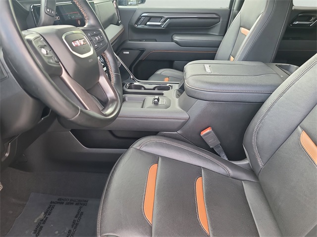 2024 GMC Sierra 2500HD AT4 Image 15 of 32