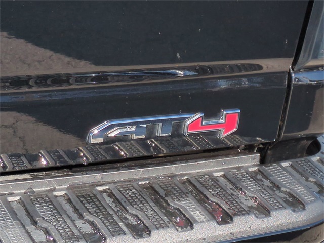 2024 GMC Sierra 2500HD AT4 Image 11 of 34