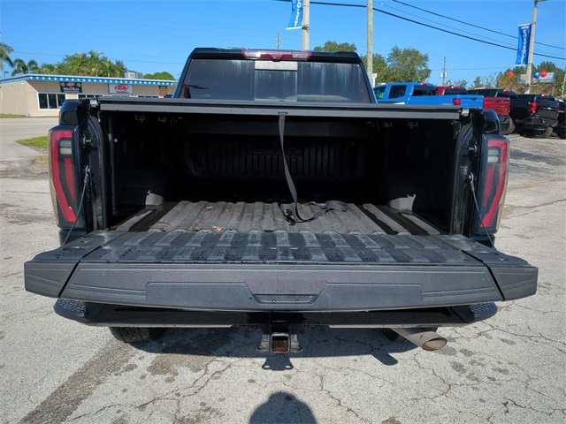 2024 GMC Sierra 2500HD AT4 Image 10 of 34