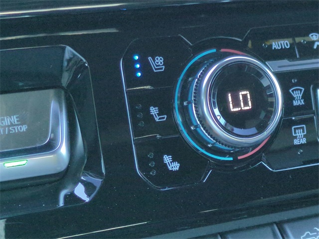 2024 GMC Sierra 2500HD AT4 Image 18 of 34