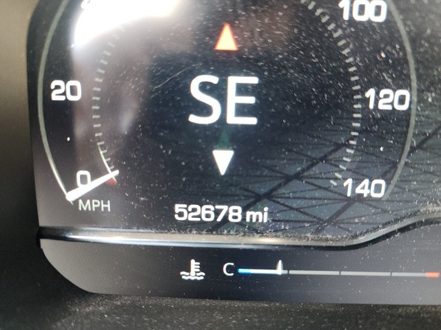 2024 GMC Sierra 2500HD AT4 Image 7 of 11