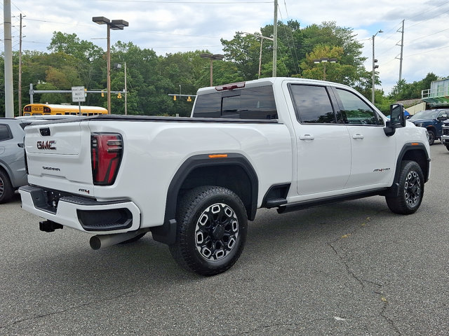 2024 GMC Sierra 2500HD AT4 Image 5 of 33