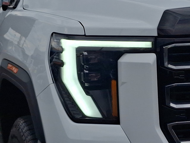2024 GMC Sierra 2500HD AT4 Image 24 of 33