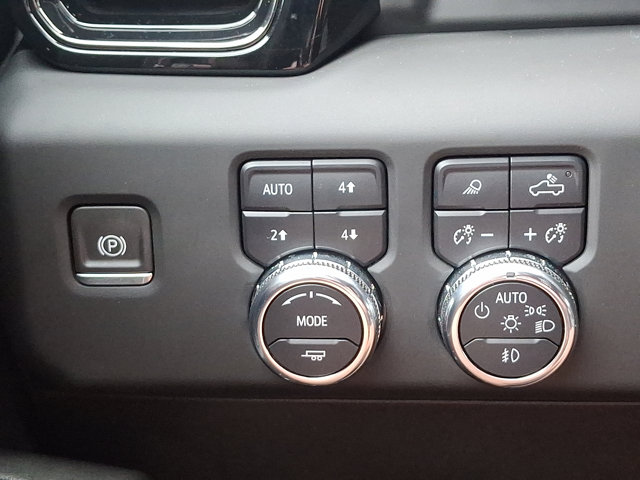 2024 GMC Sierra 2500HD AT4 Image 22 of 33