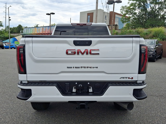2024 GMC Sierra 2500HD AT4 Image 6 of 33