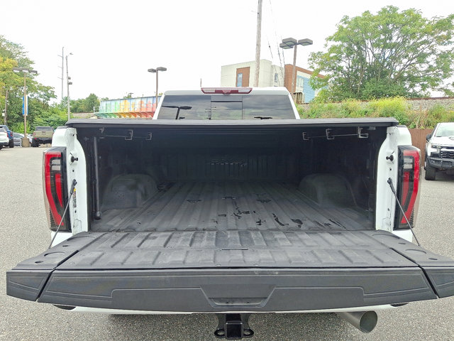 2024 GMC Sierra 2500HD AT4 Image 10 of 33