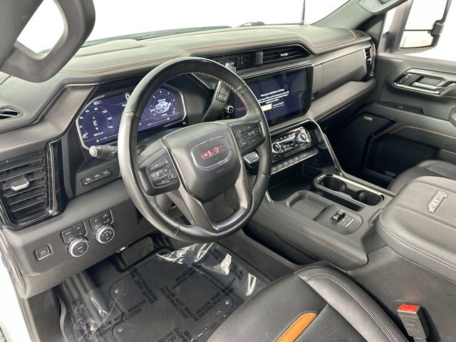2024 GMC Sierra 2500HD AT4 Image 17 of 31