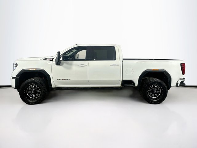 2024 GMC Sierra 2500HD AT4 Image 8 of 31