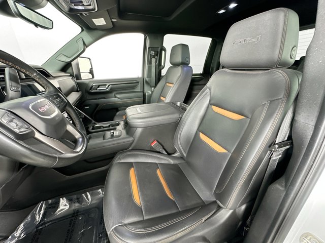 2024 GMC Sierra 2500HD AT4 Image 14 of 31