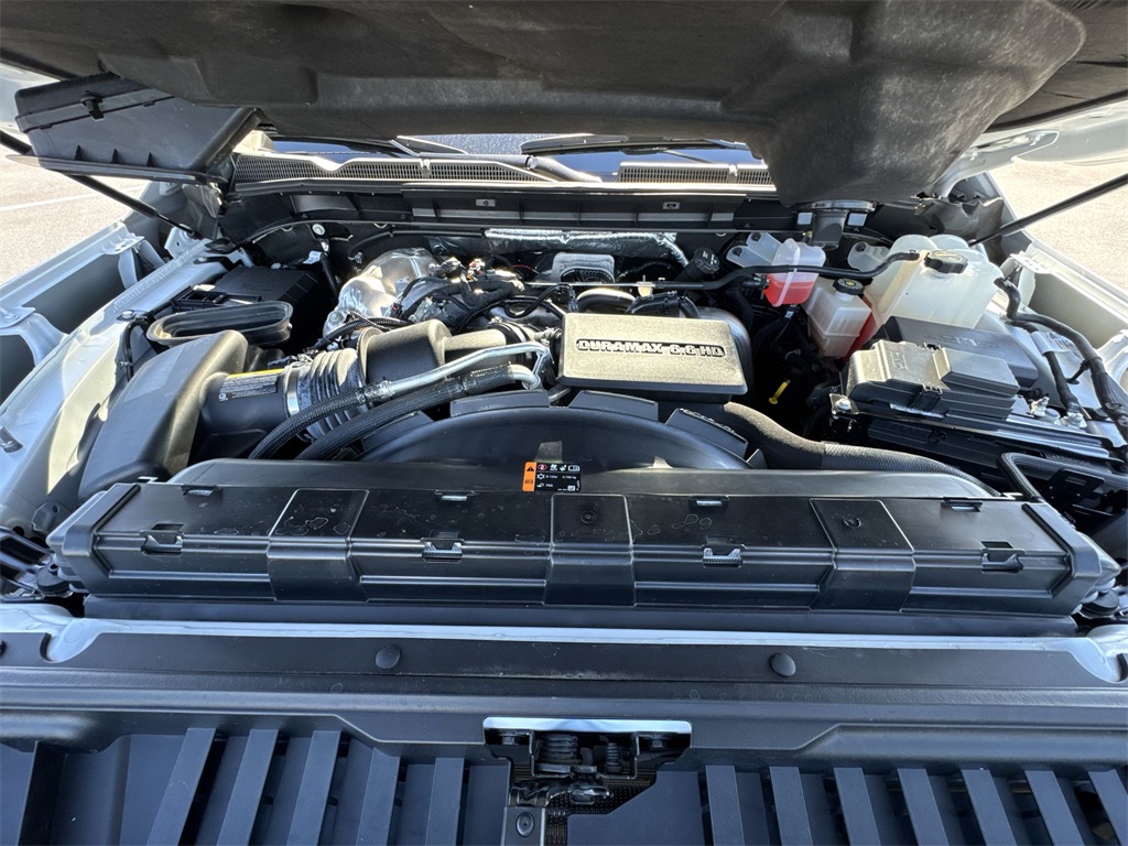 2024 GMC Sierra 2500HD AT4 Image 10 of 27