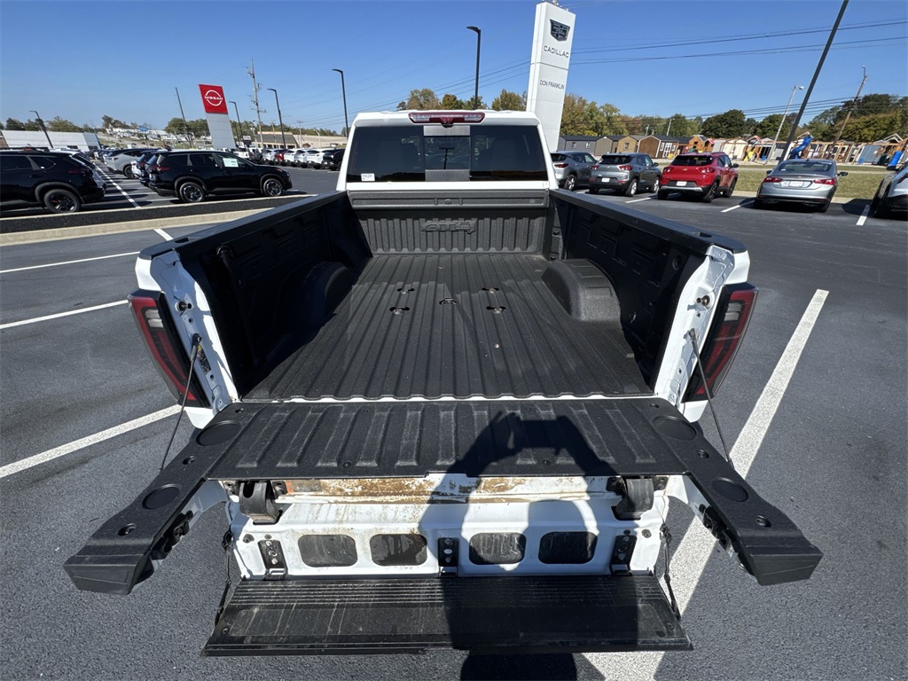 2024 GMC Sierra 2500HD AT4 Image 12 of 27