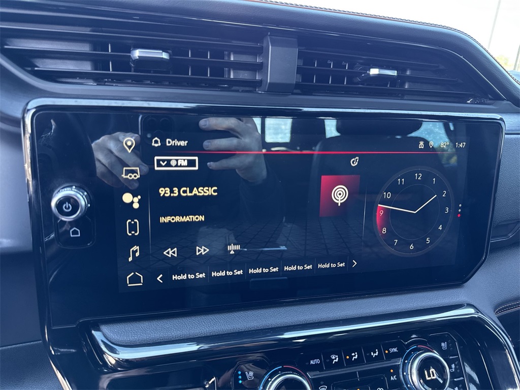 2024 GMC Sierra 2500HD AT4 Image 21 of 27