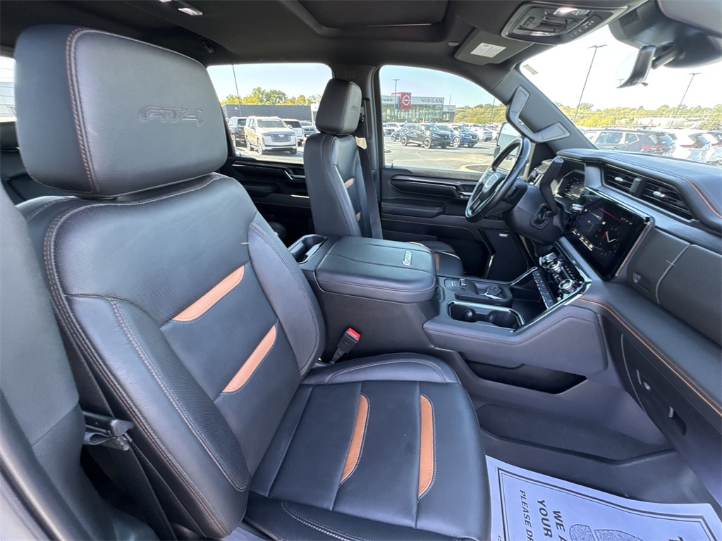 2024 GMC Sierra 2500HD AT4 Image 15 of 27