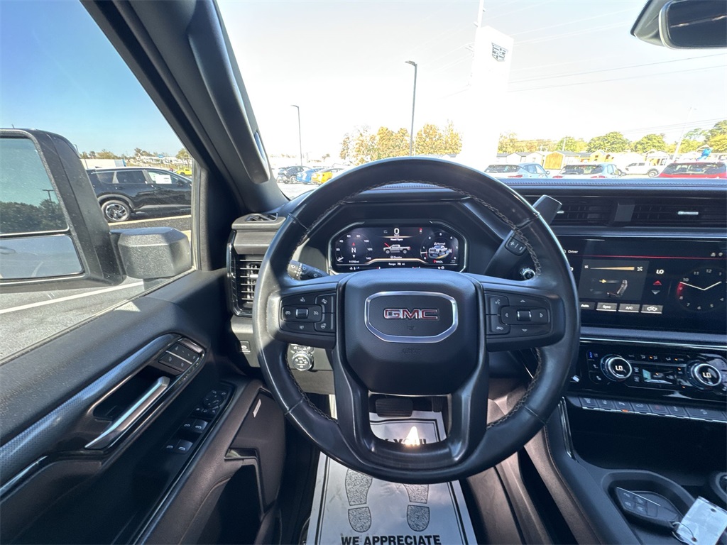 2024 GMC Sierra 2500HD AT4 Image 18 of 27