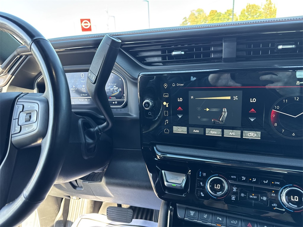 2024 GMC Sierra 2500HD AT4 Image 25 of 27