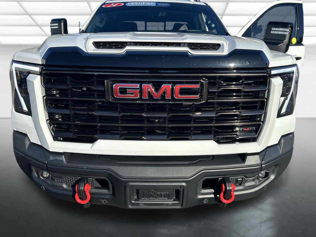 2024 GMC Sierra 2500HD AT4X Image 3 of 32