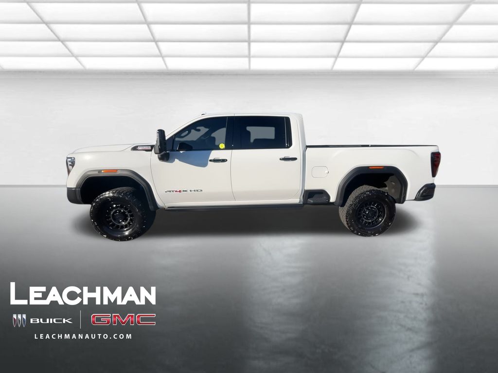 2024 GMC Sierra 2500HD AT4X Image 10 of 32