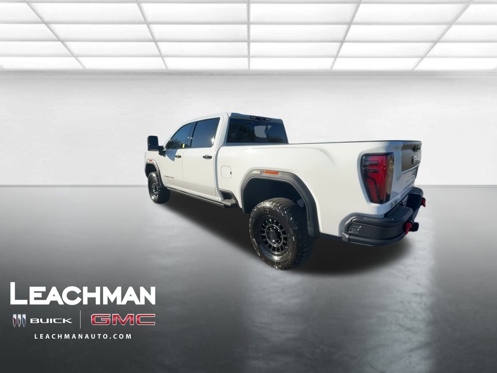 2024 GMC Sierra 2500HD AT4X Image 9 of 32