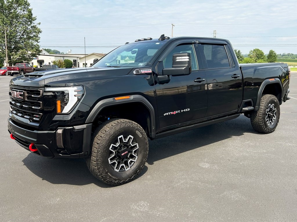 2024 GMC Sierra 2500HD AT4X Image 1 of 32