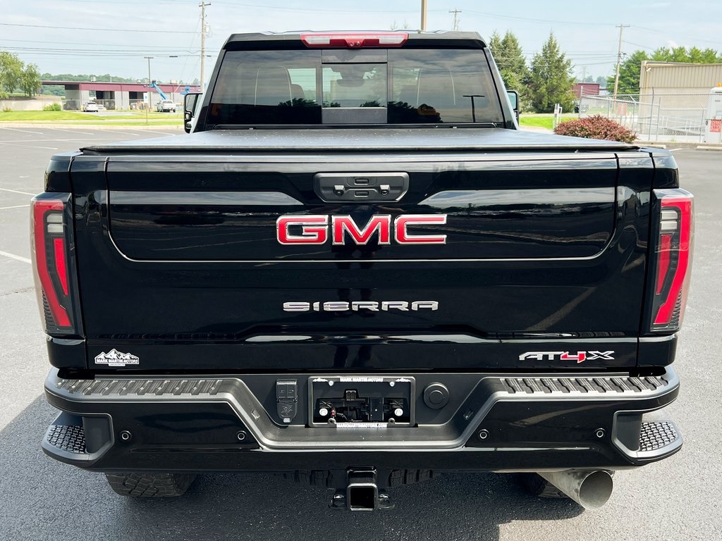 2024 GMC Sierra 2500HD AT4X Image 5 of 32