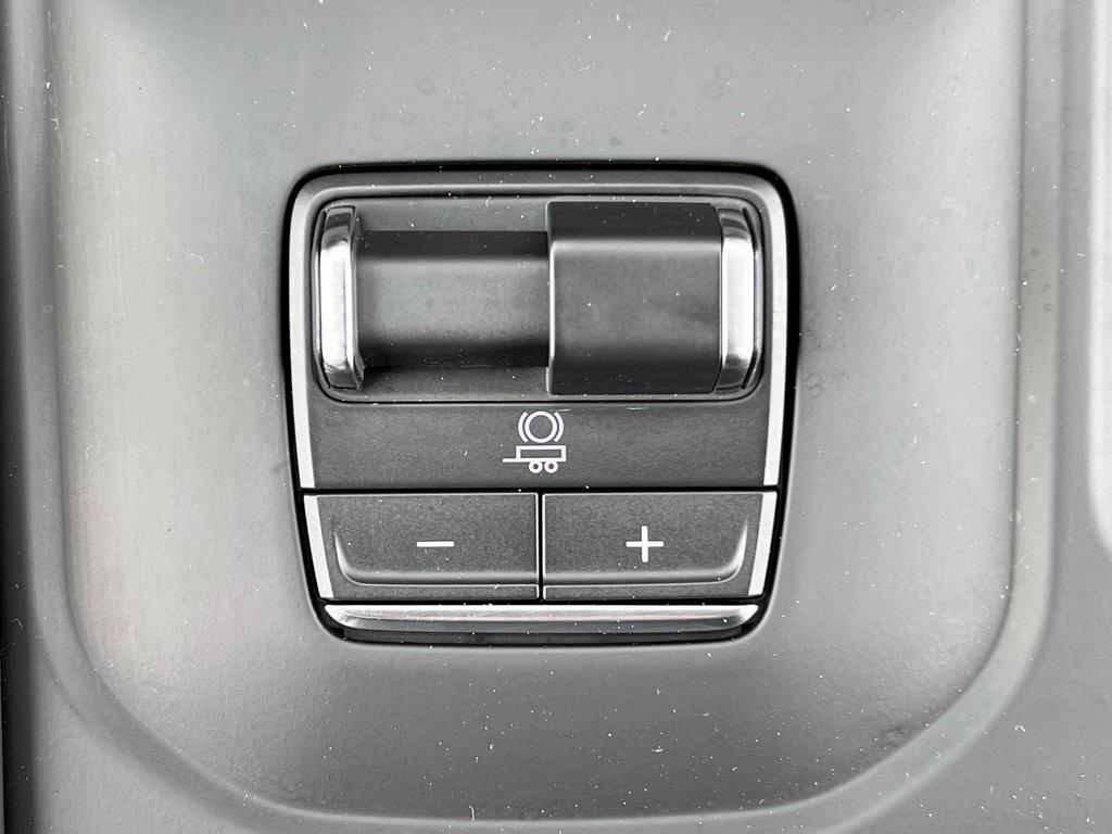 2024 GMC Sierra 2500HD AT4X Image 29 of 32